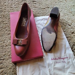 Ferragamo shoes, secondhand, 9C
